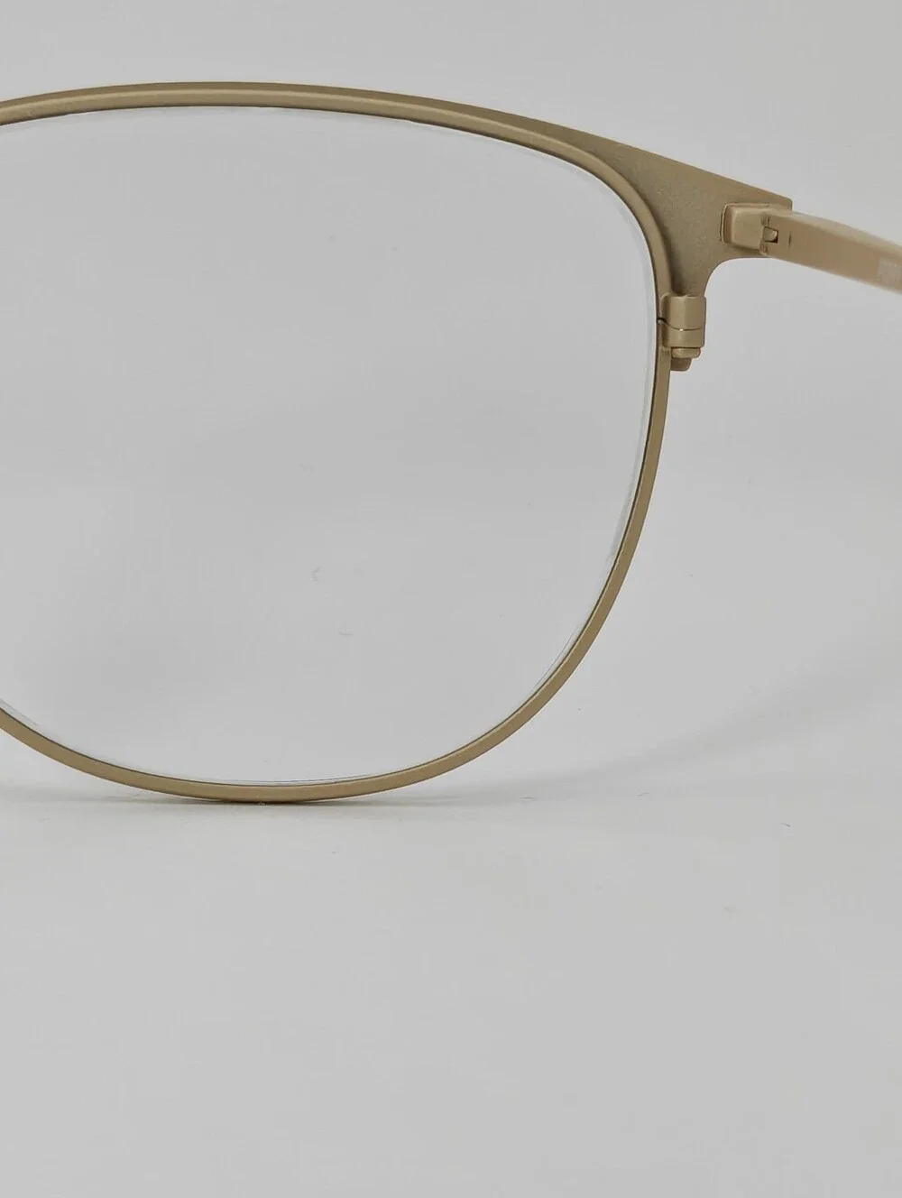Poppy. Classic Two-Tone Round Metal Eyeglasses - Black & Mauve